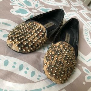 Steve Madden GOLD SPIKED LOAFERS